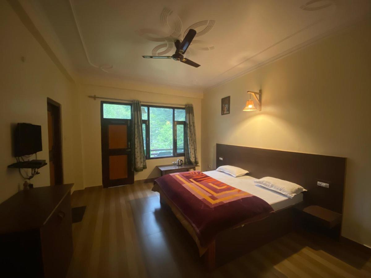 The Royal Orchard Kasol Hotel ภายนอก รูปภาพ
