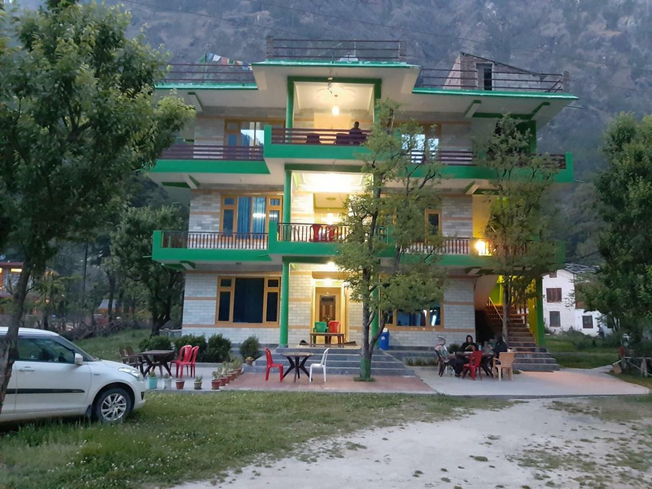 The Royal Orchard Kasol Hotel ภายนอก รูปภาพ